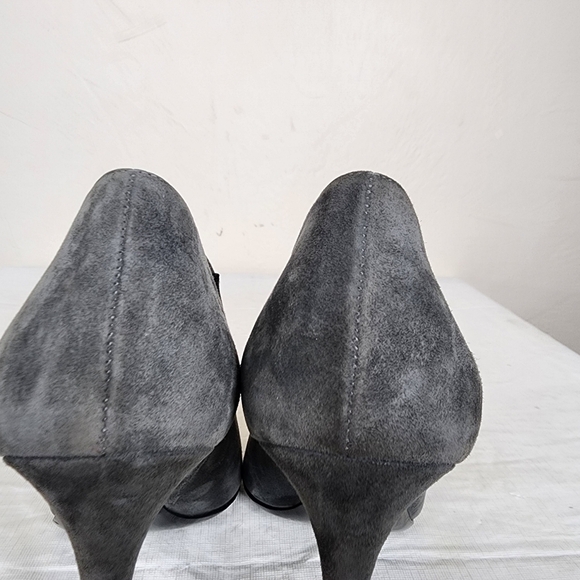 Authentic Prada Grey Suede Peep Toe Stiletto Heels size 38.5IT/8US - Picture 8 of 13